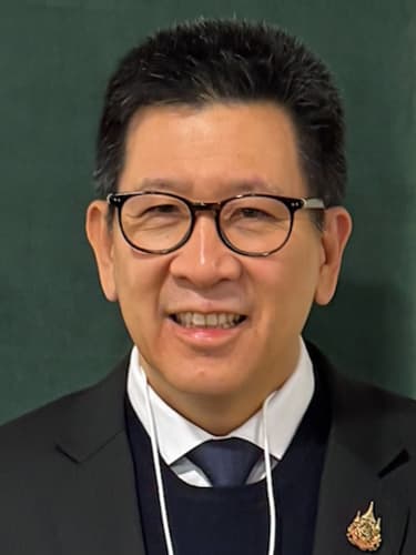 Portrait of Ekniti Nitithanprapas